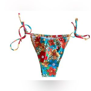 SOLY HUX sz medium hippie pattern floral flowers cheeky bikini bottoms NWT